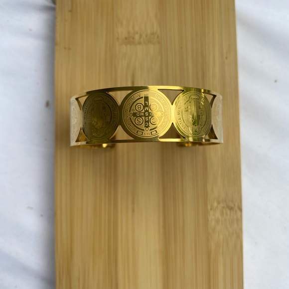 Jewelry - Gold Engraved Bangle Bracelet